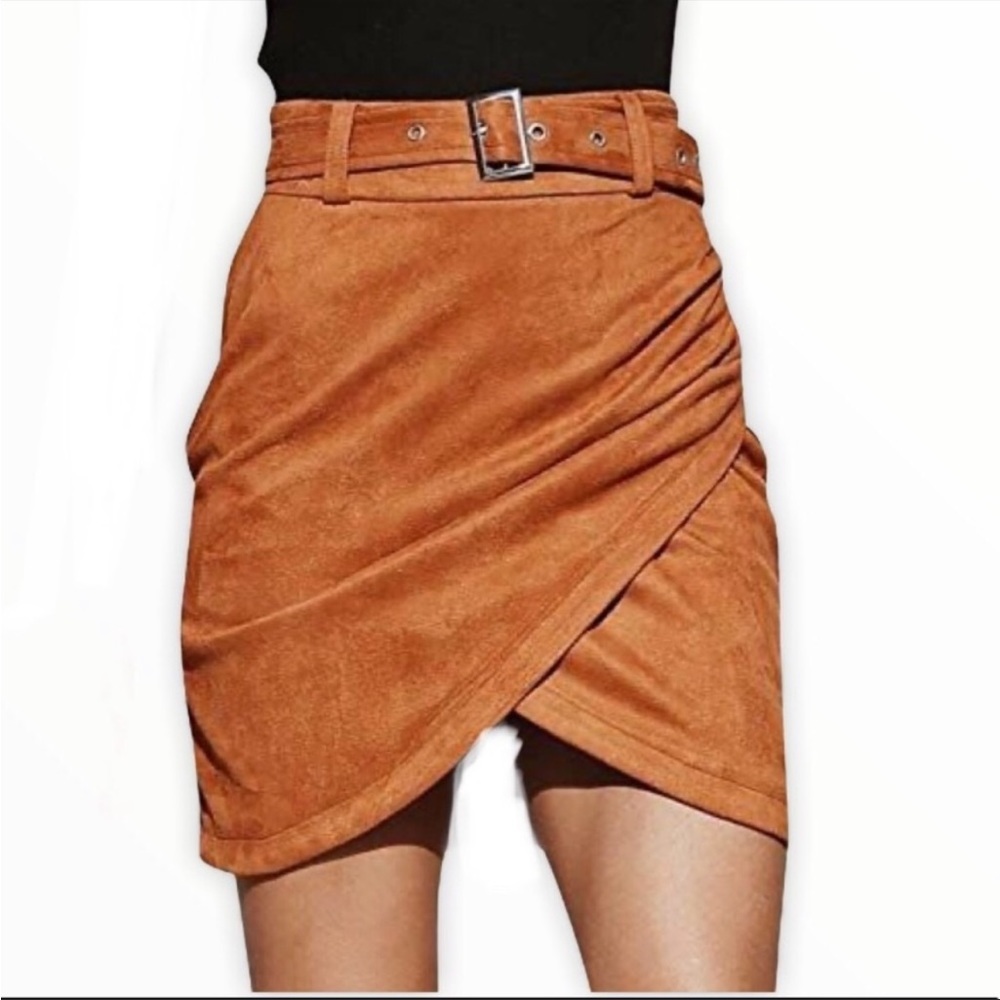 Simplee | Soft faux suede camel brown belted skirt size medium